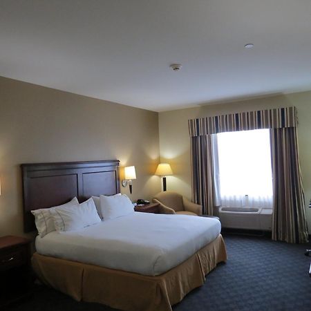Holiday Inn Express Hotel & Suites Pampa By Ihg Экстерьер фото