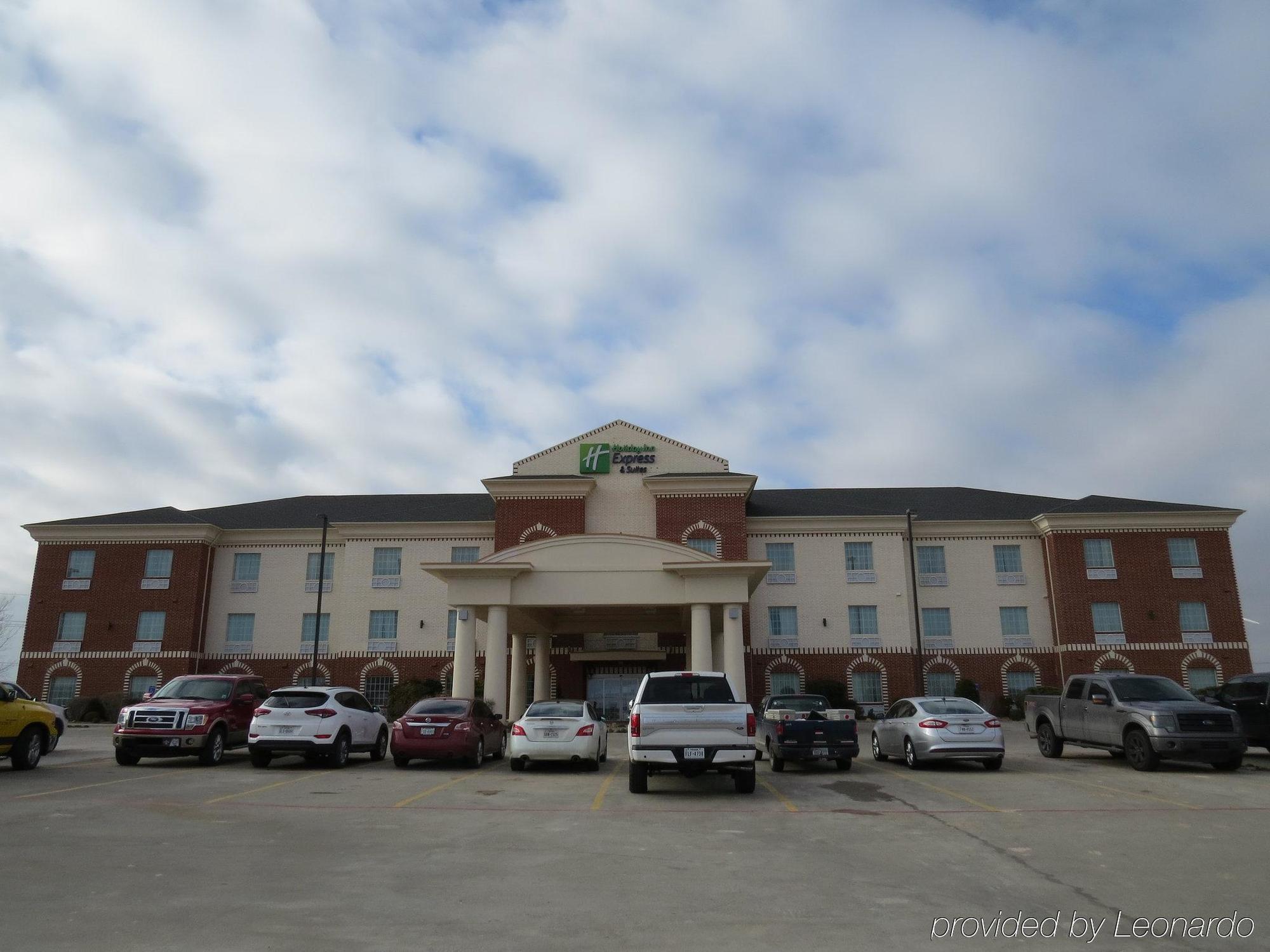 Holiday Inn Express Hotel & Suites Pampa, An Ihg Hotel Экстерьер фото