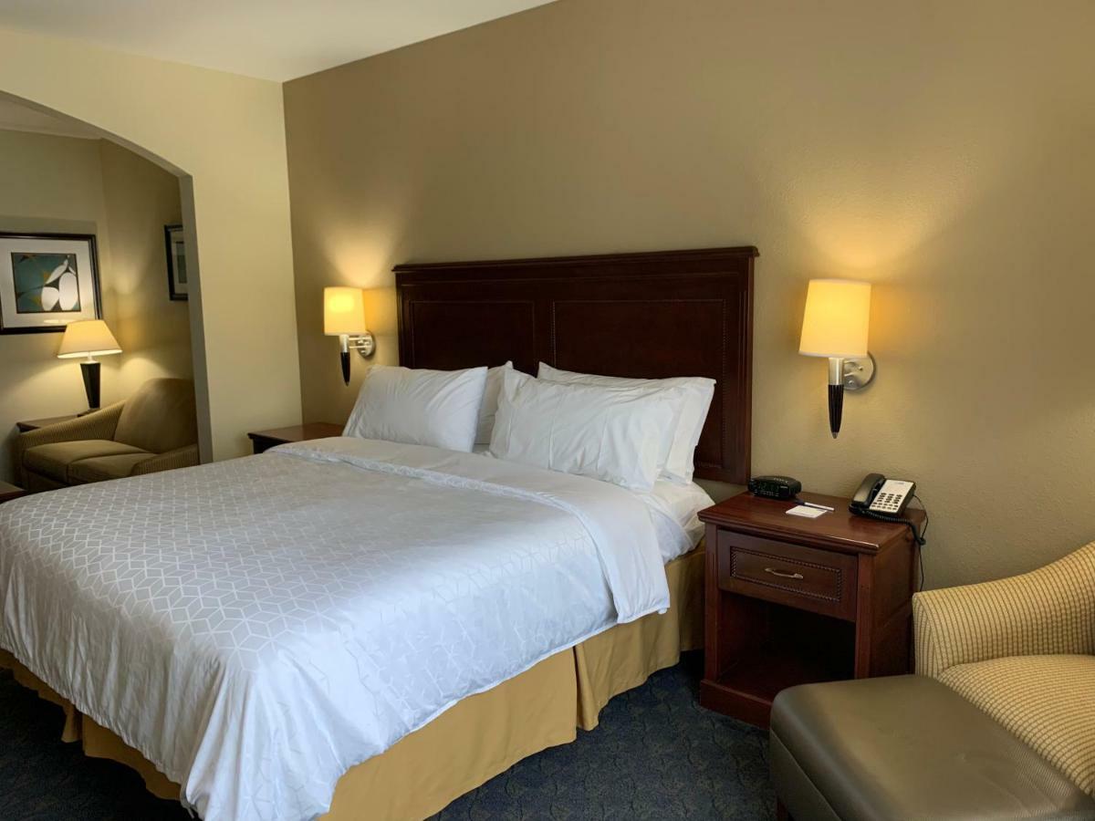 Holiday Inn Express Hotel & Suites Pampa By Ihg Экстерьер фото