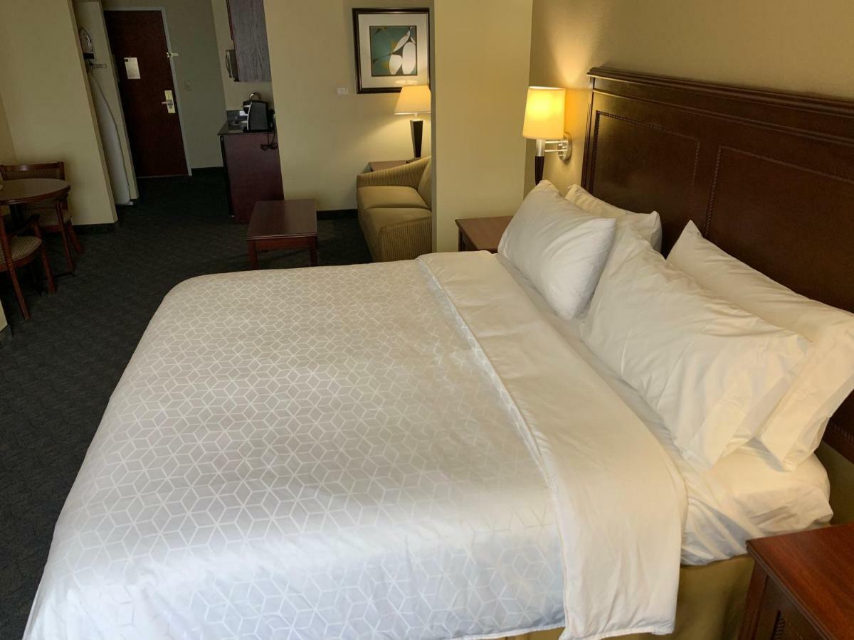 Holiday Inn Express Hotel & Suites Pampa By Ihg Экстерьер фото