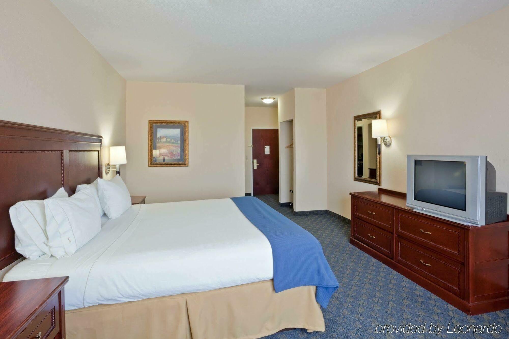 Holiday Inn Express Hotel & Suites Pampa By Ihg Экстерьер фото