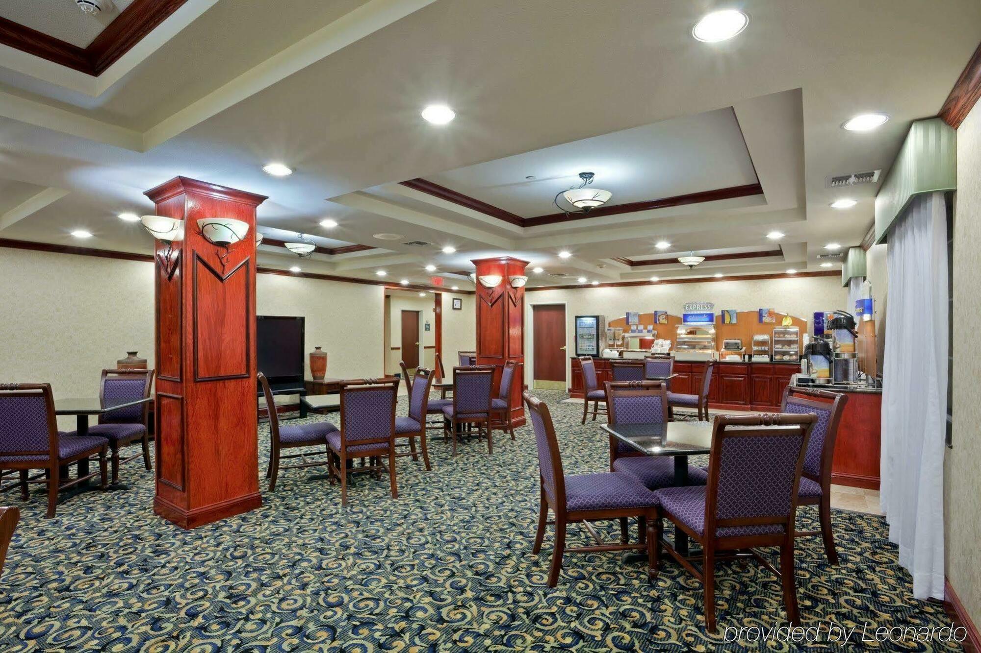 Holiday Inn Express Hotel & Suites Pampa By Ihg Экстерьер фото